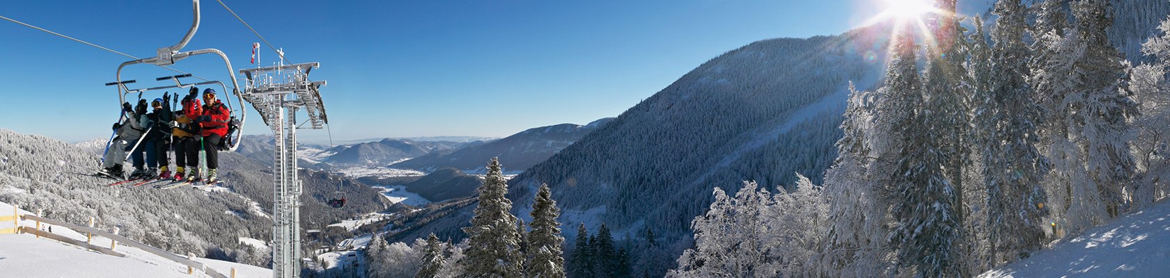 Mit der Sesselbahn ins Winterparadies, © NÖVOG/Zwickl
